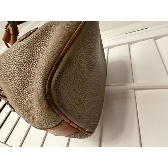 vintage Dooney & Bourke All-Weather Leather drawstring bucket bag in the taupe - Picture 3 of 15